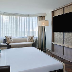 One-Bedroom King Suite